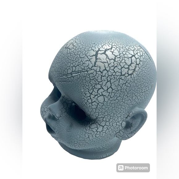 🎃🔪🩸😱😈Creepy Doll Head - Halloween or Goth Decoration - Picture 3 of 8